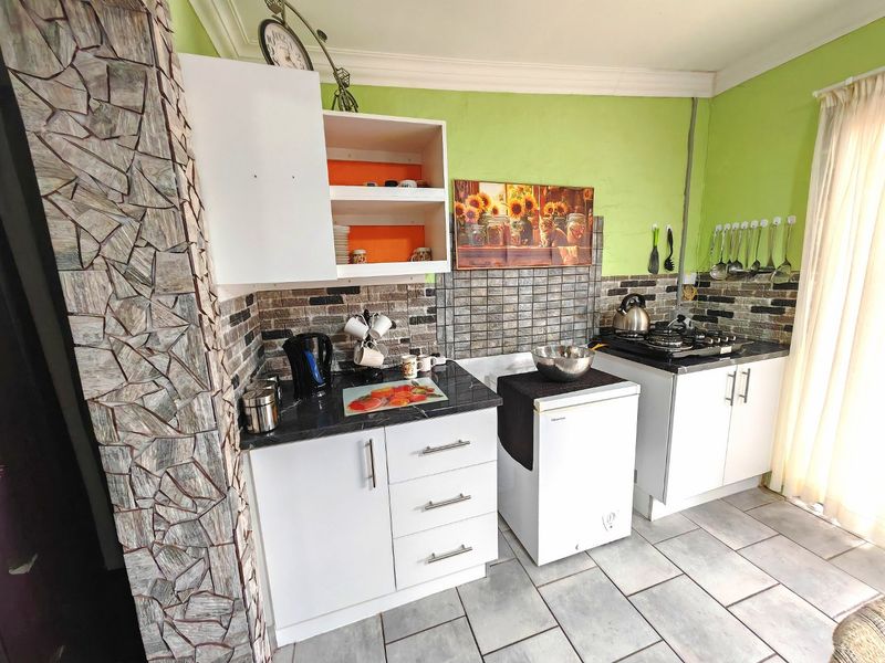 Your " ABSOLUTE " INVESTMENT! - combined with family home - Photo 9