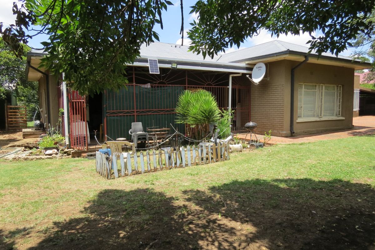 Your " ABSOLUTE " INVESTMENT! - combined with family home - Photo 2