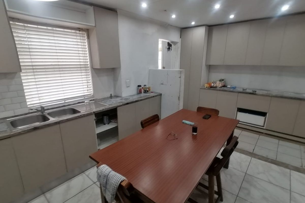 5 Bedroom Home with huge potential, come add your own finishes to this blank Canvas - Photo 2