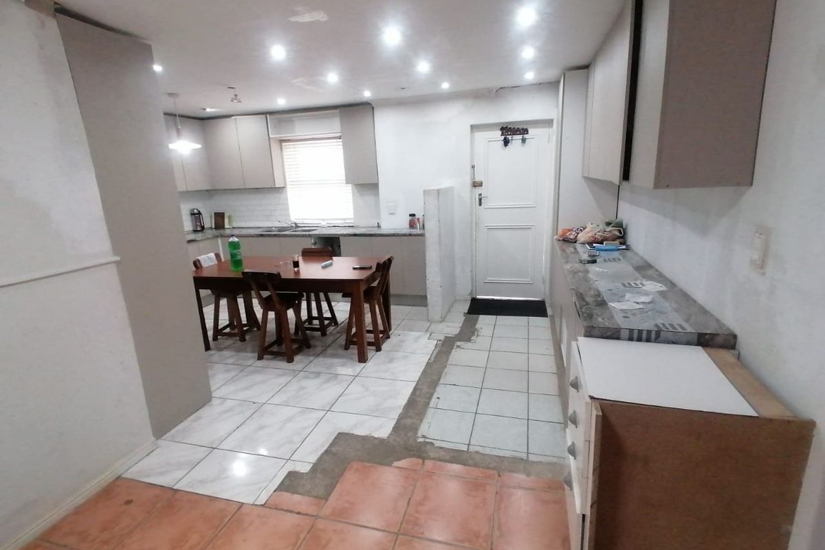 5 Bedroom Home with huge potential, come add your own finishes to this blank Canvas - Photo 4