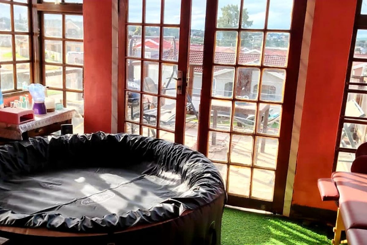 4-Bedroom Double-Storey Home for Sale – Amalinda Area - Photo 5