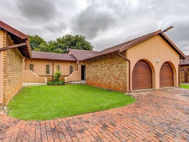 Charming Family Home with Exceptional Features - Photo 3