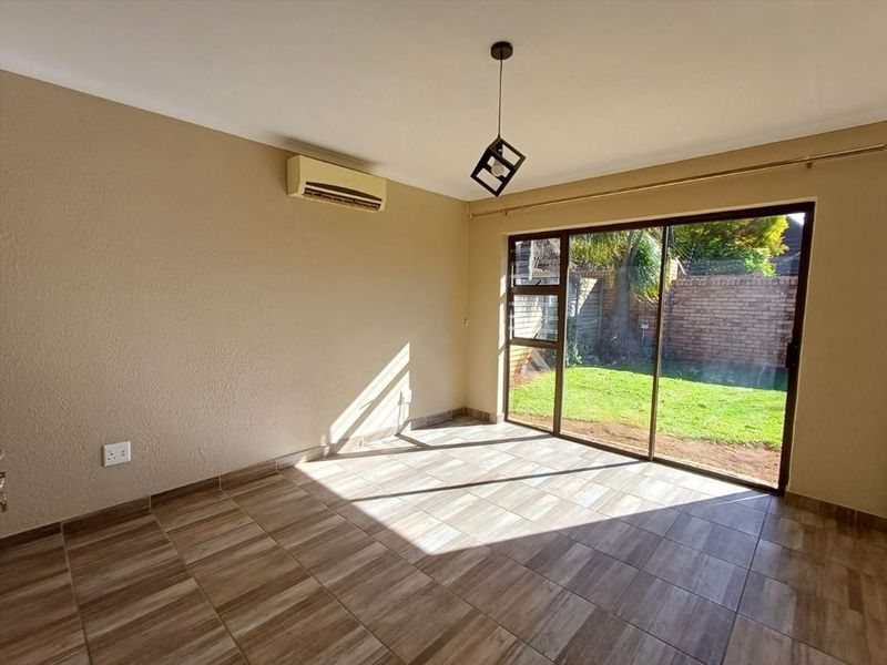 Modern Comfort and Space in a Quiet Neighborhood - Photo 2