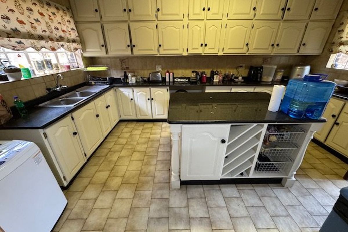 Charming Home with Pool and Practical Layout - Photo 5