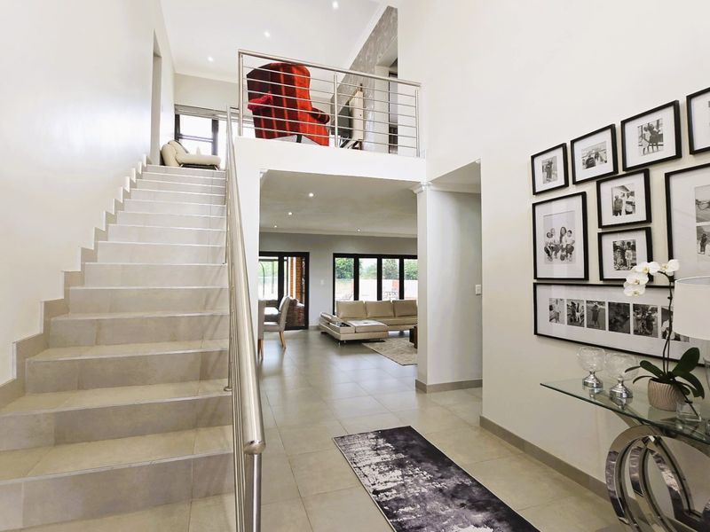 Luxury Living - Spacious Family Home with Modern Finishes and Outdoor Retreat - Photo 8