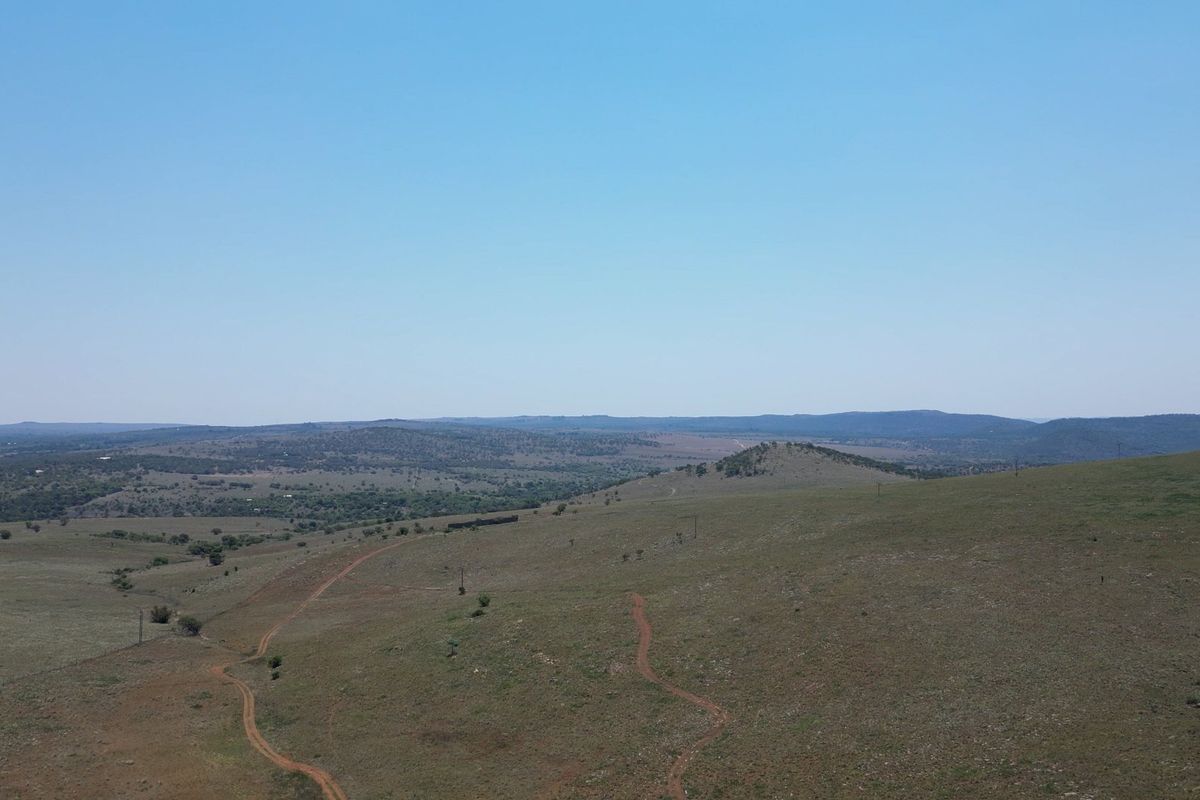 2 Stunning Farms in the Crocodile Reserve to be Sold Together - 220 Hectares of Beautiful Scenic Land, 6km River front, teeming with game - Photo 5