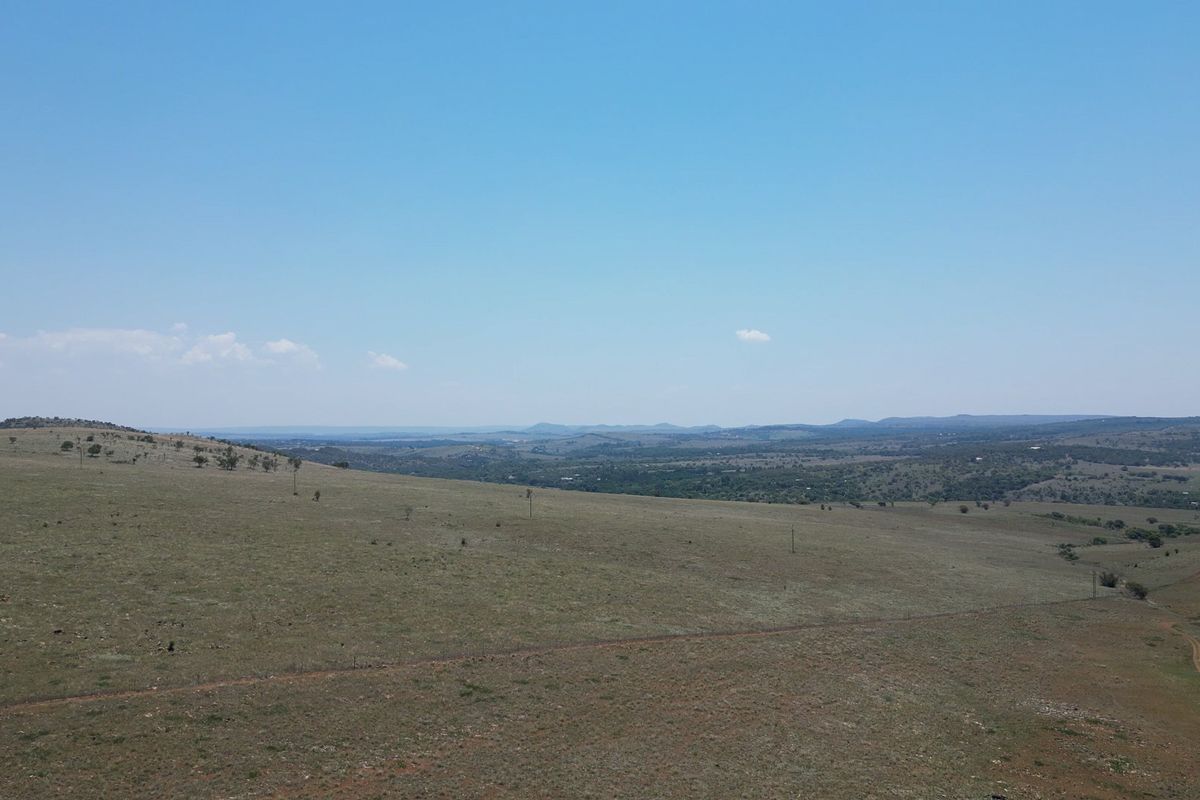 2 Stunning Farms in the Crocodile Reserve to be Sold Together - 220 Hectares of Beautiful Scenic Land, 6km River front, teeming with game - Photo 4
