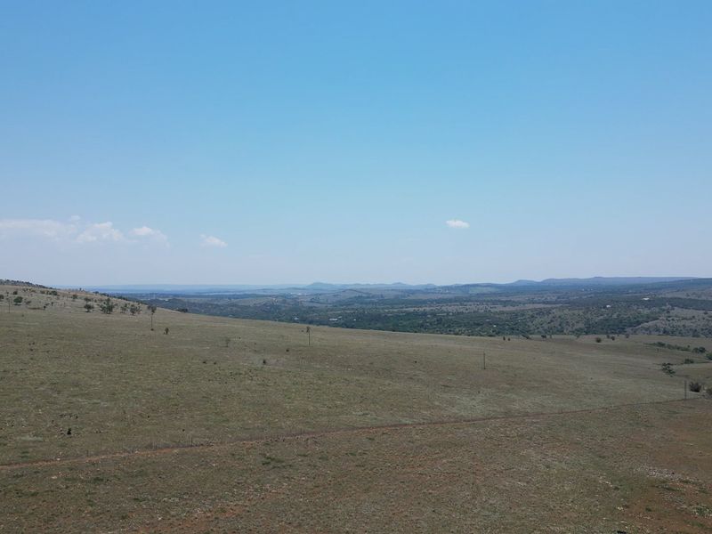 2 Stunning Farms in the Crocodile Reserve to be Sold Together - 220 Hectares of Beautiful Scenic Land, 6km River front, teeming with game - Photo 4