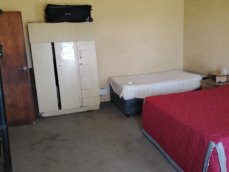 Prime Investment Opportunity in Amalinda House for Sale - Photo 3