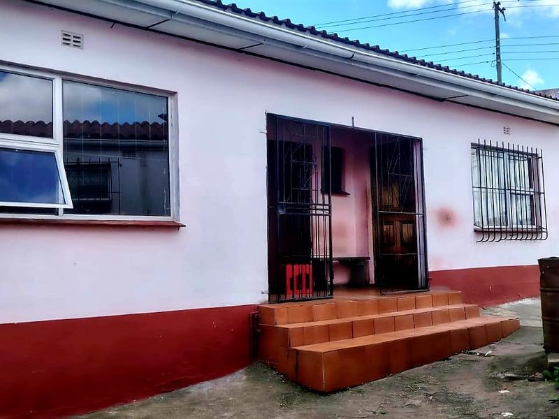 House for Sale  in Mdantsane NU15 - Photo 2