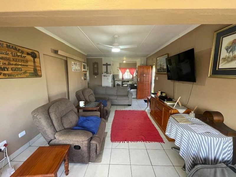 Charming Upstairs Unit With Breathtaking River Views – Eden Crest, Banners Rest - Photo 6