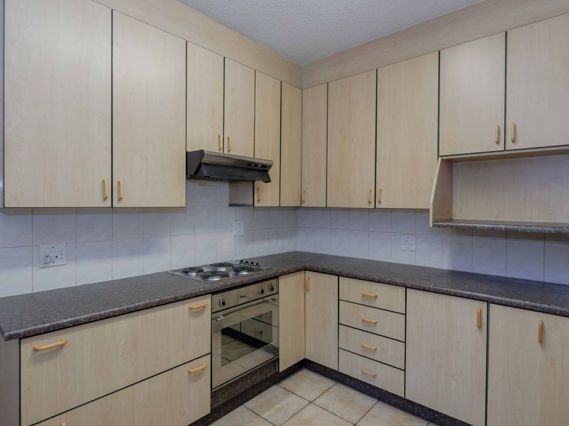 3 Bedroom Townhouse in Bedford Gardens - Photo 9