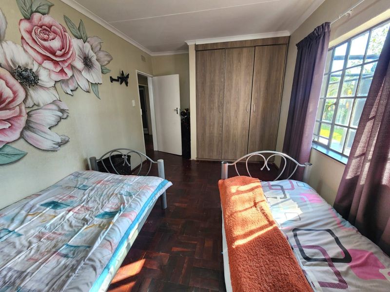 A HOME LOADED WITH POTENTIAL FOR SALE IN GLEN MARAIS - Photo 10