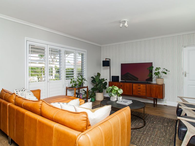 3/4 Bedroom, 3 Bathroom Fully Renovated Family Home – in Classic Sunningdale, set on 602sqm Erf - Photo 9