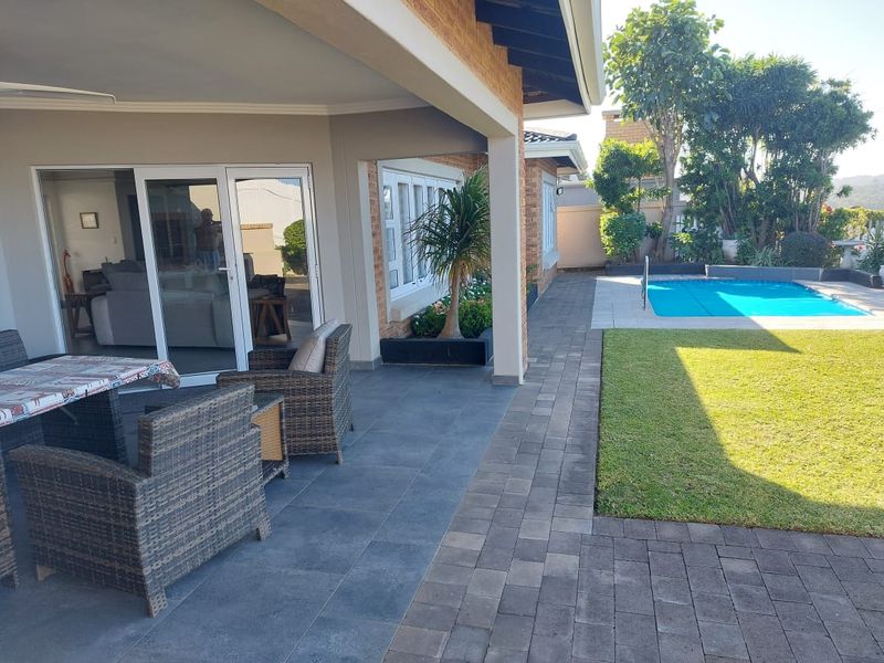 Modern, furnished house for sale in an Estate at Shelly Beach - Photo 3