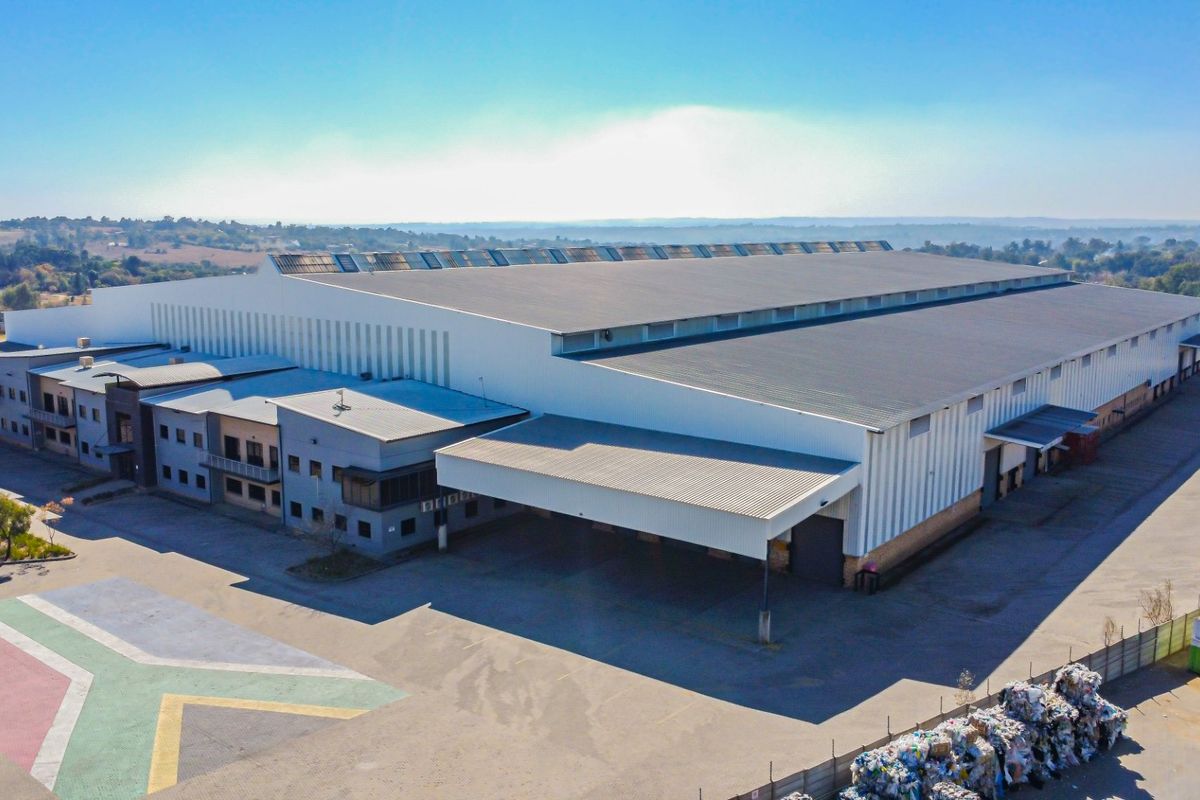 Stunning 22,510m2 Warehouse for Sale – Kya Sands - Mostyn Park - Photo 2