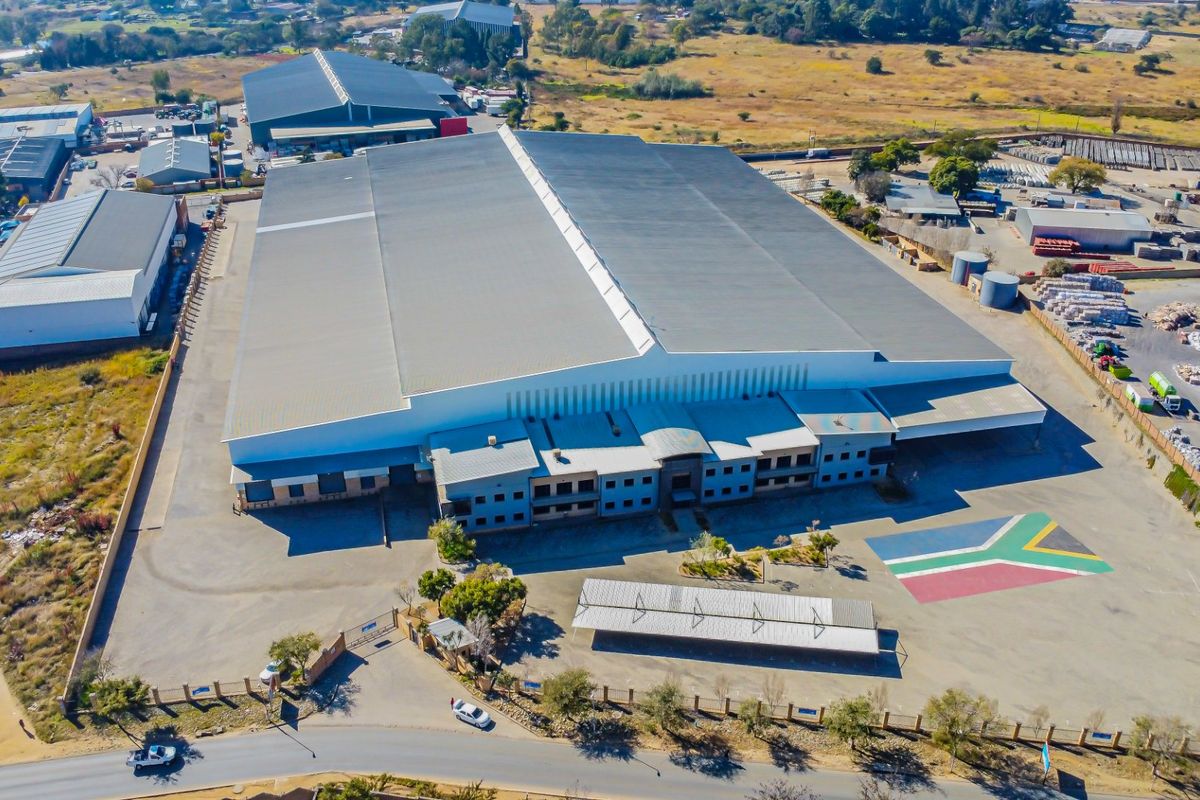 Stunning 22,510m2 Warehouse for Sale – Kya Sands - Mostyn Park - Photo 3