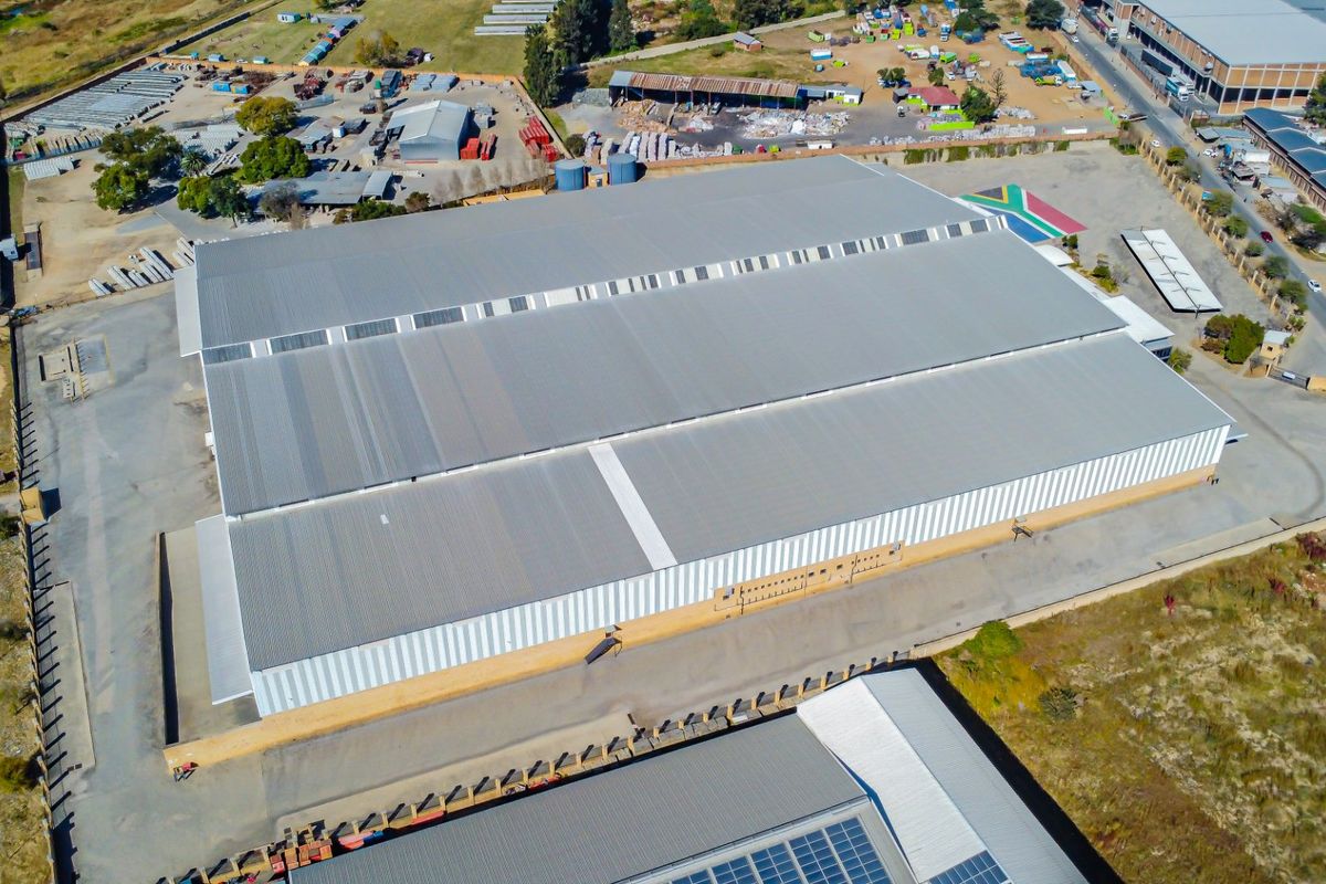 Stunning 22,510m2 Warehouse for Rent – Kya Sands -Mostyn Park - Photo 4