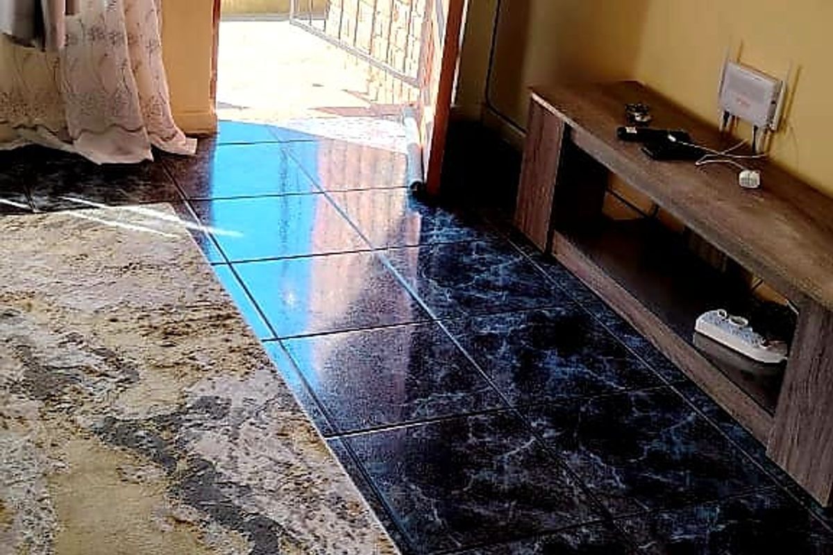 3 Bedroom House For Sale in Amalinda - Photo 5