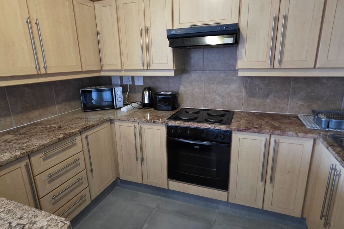 Upgraded Apartment.... Beautiful Ocean and Mountain Views !!! - Photo 5