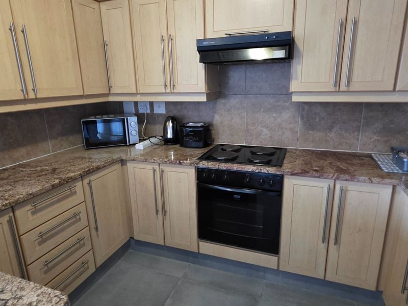 Upgraded Apartment.... Beautiful Ocean and Mountain Views !!! - Photo 5