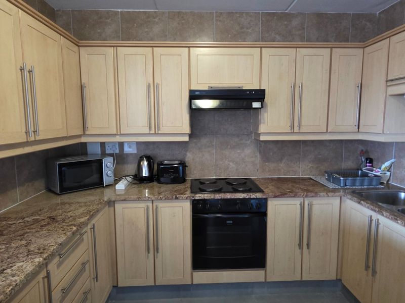 Upgraded Apartment.... Beautiful Ocean and Mountain Views !!! - Photo 4