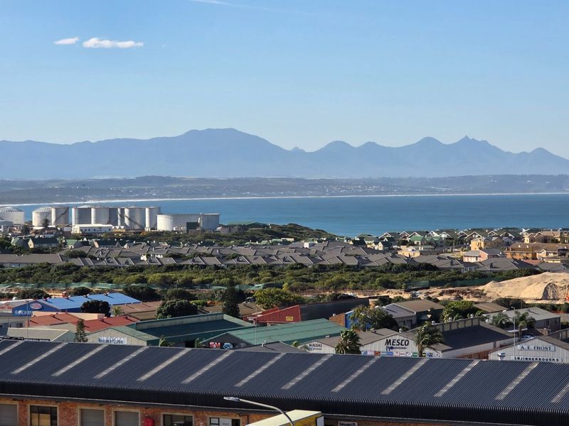 Upgraded Apartment.... Beautiful Ocean and Mountain Views !!! - Photo 2