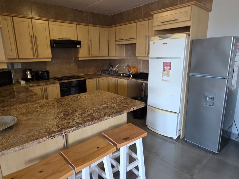 Upgraded Apartment.... Beautiful Ocean and Mountain Views !!! - Photo 6