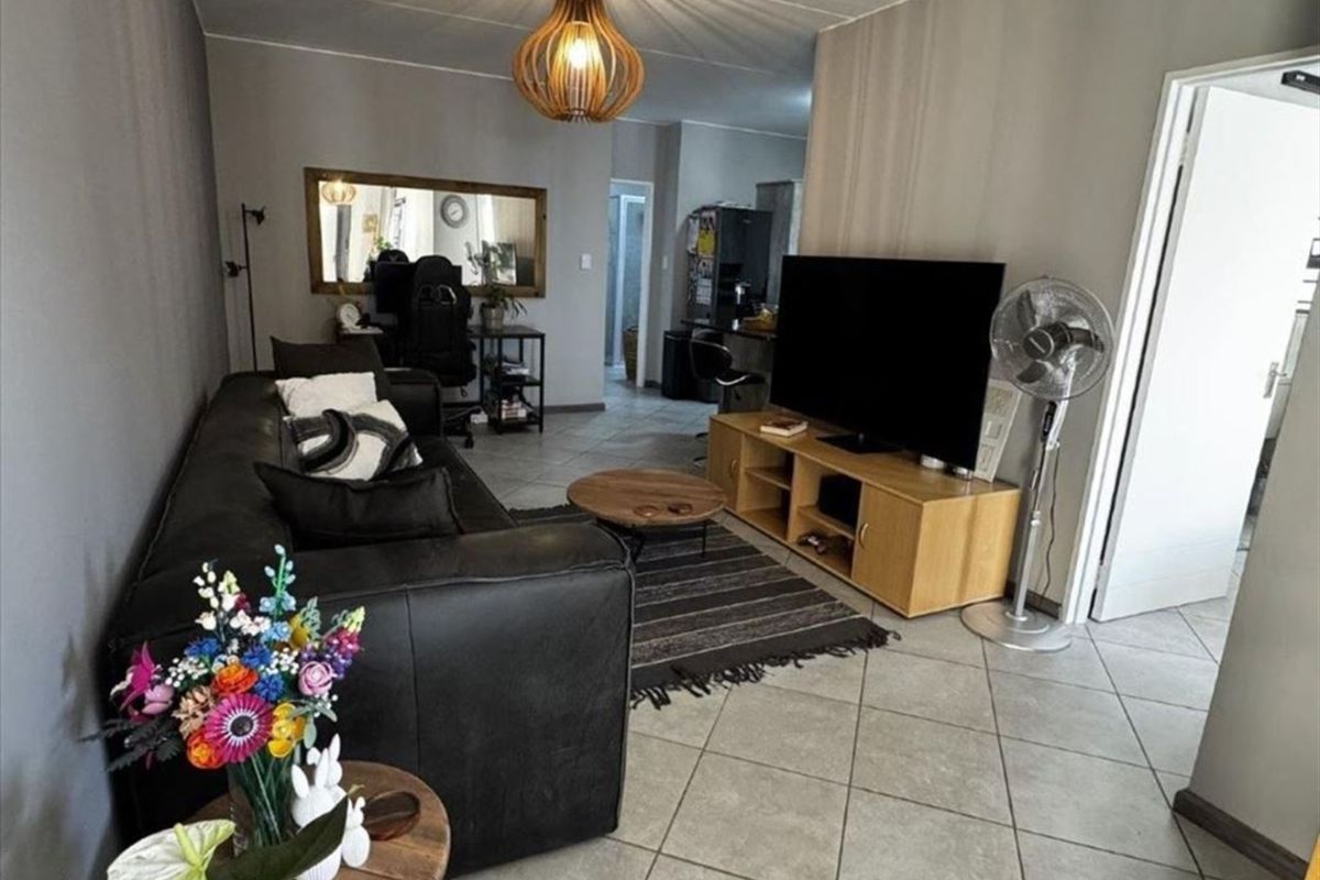 Cozy Family Home with Practical Layout - Photo 2