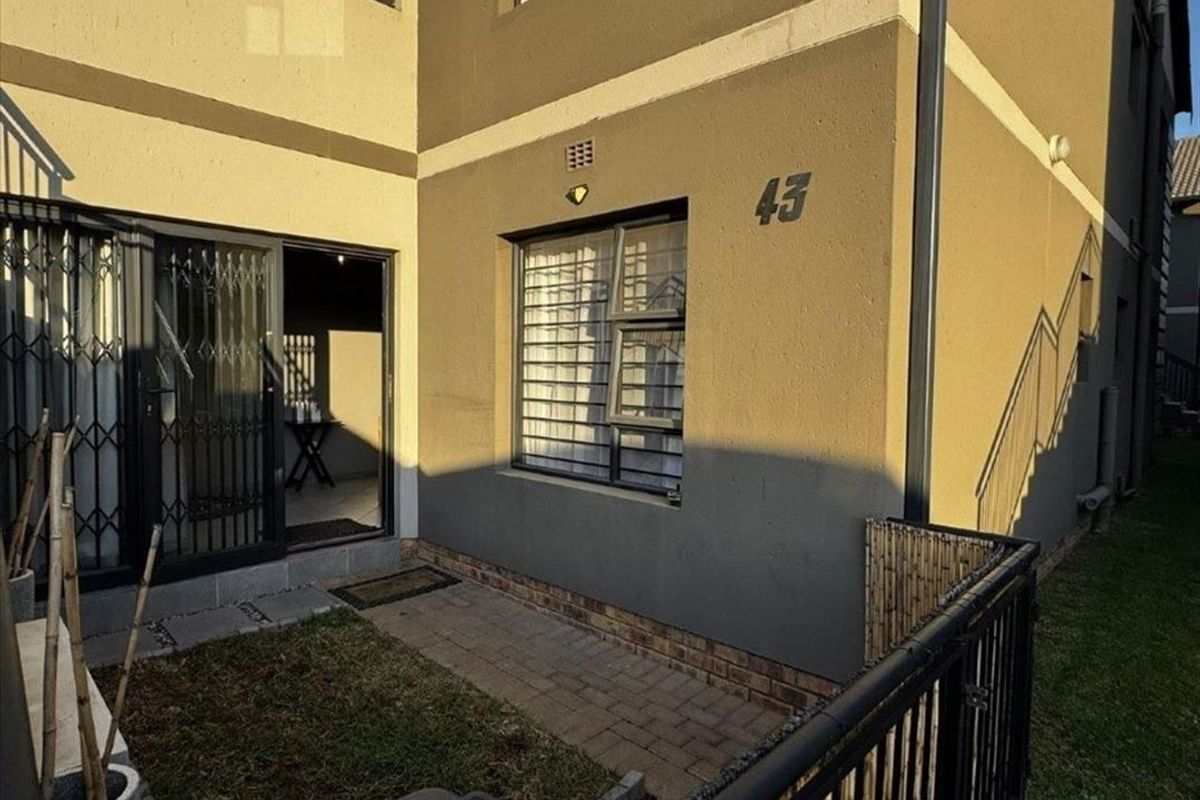 Cozy Family Home with Practical Layout - Photo 3