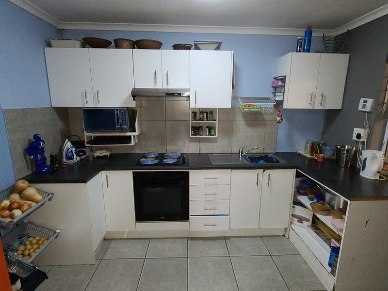 3 Bedroom hom in Bishop Lavis - Photo 8