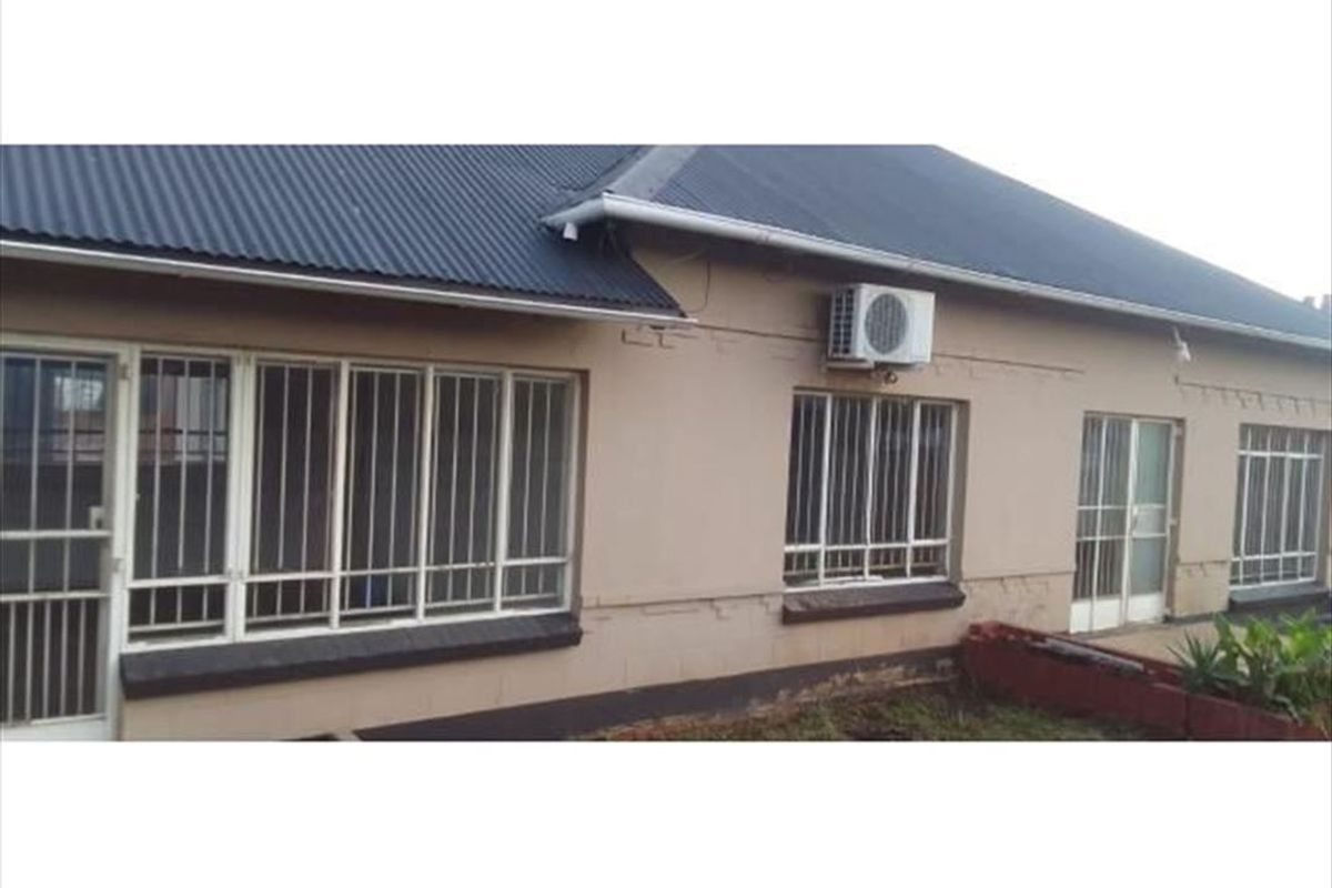 Modern Single-Storey Industrial Unit - Photo 3