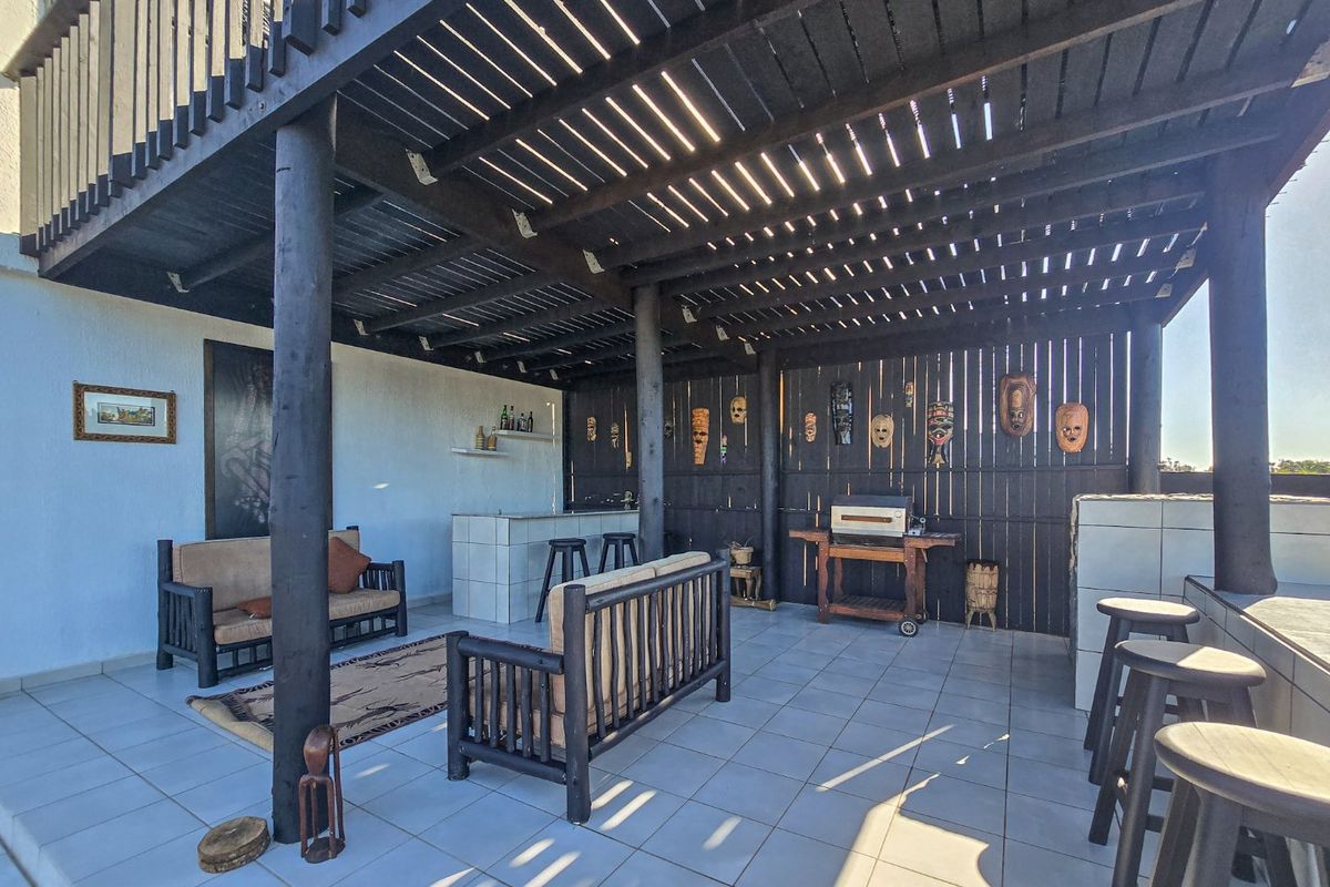 An Absolutely Stunning Home By The Beach - Photo 5