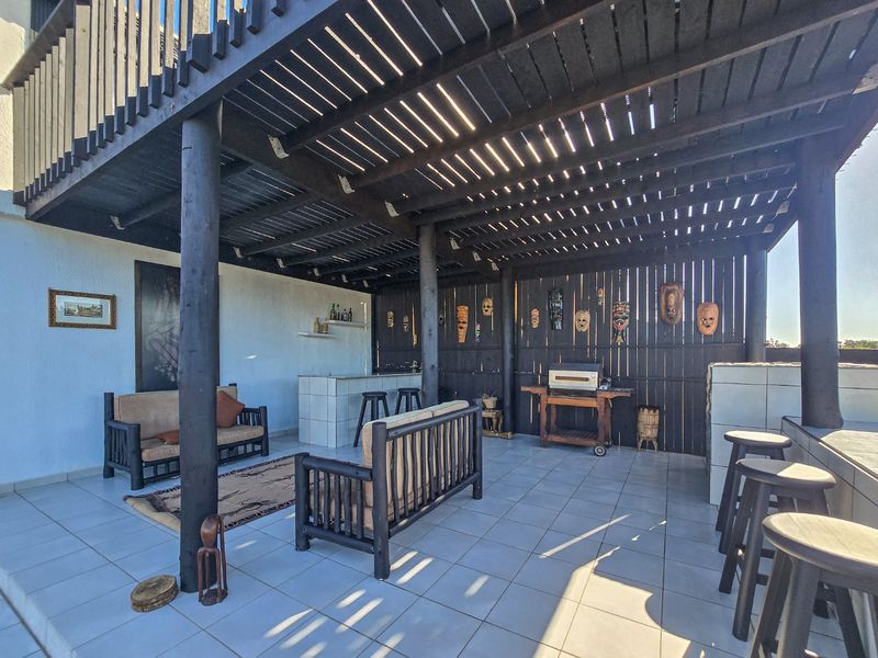 An Absolutely Stunning Home By The Beach - Photo 5