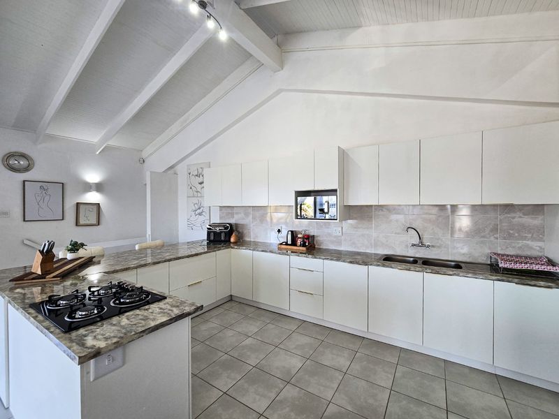 An Absolutely Stunning Home By The Beach - Photo 9