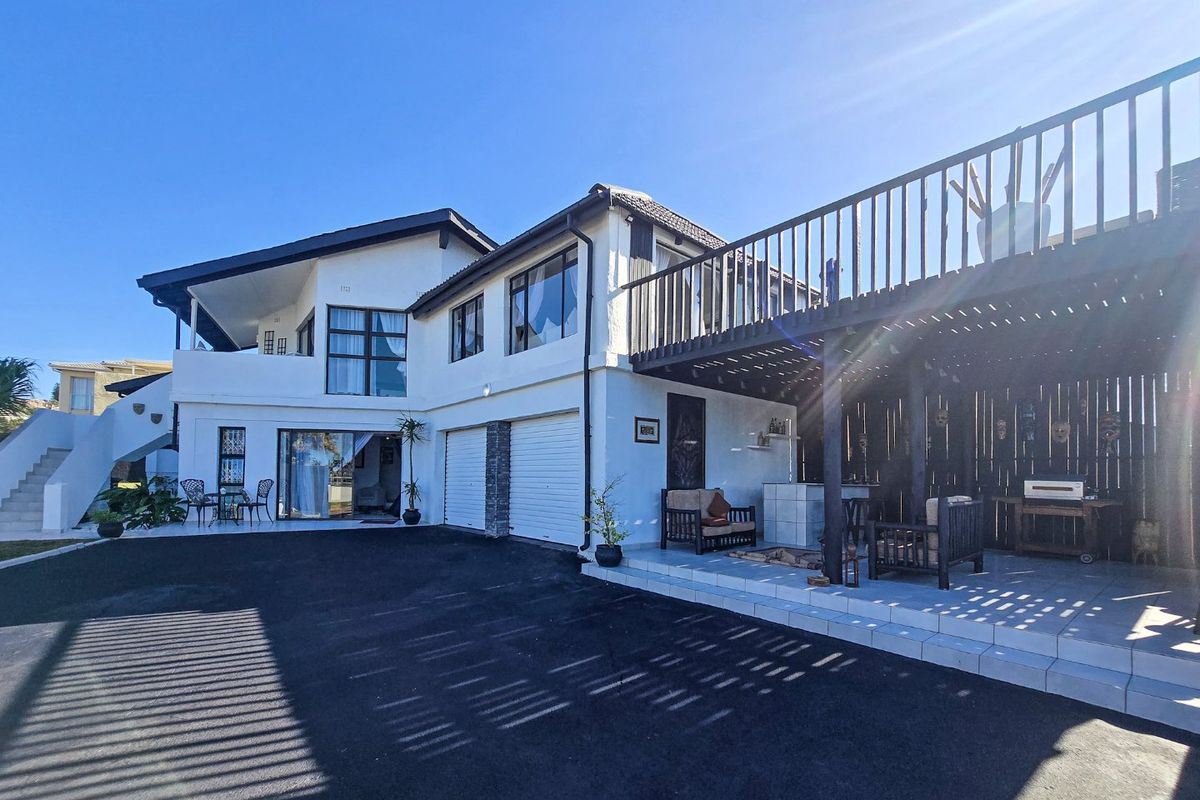 An Absolutely Stunning Home By The Beach - Photo 3