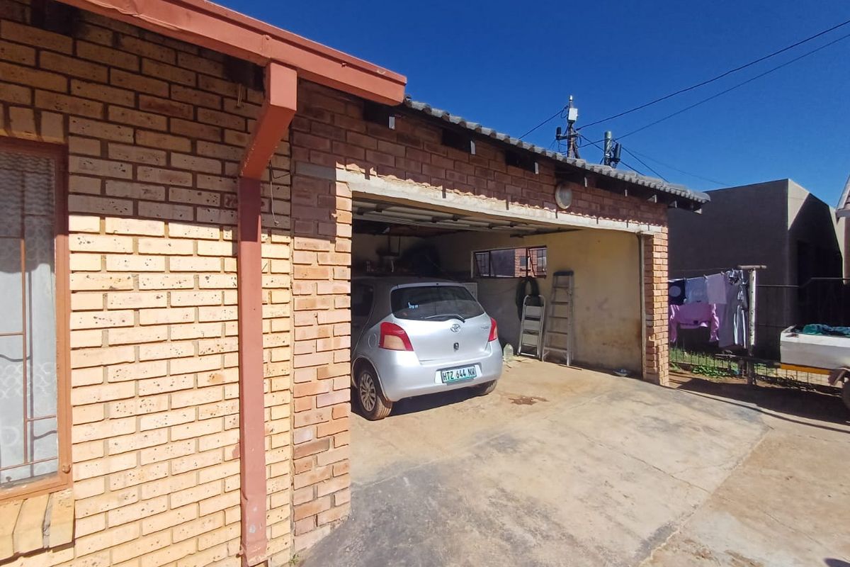 Charming Family Home for Sale in Kanana – Space, Comfort and Convenience Await - Photo 3