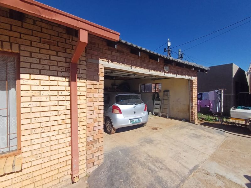 Charming Family Home for Sale in Kanana – Space, Comfort and Convenience Await - Photo 3