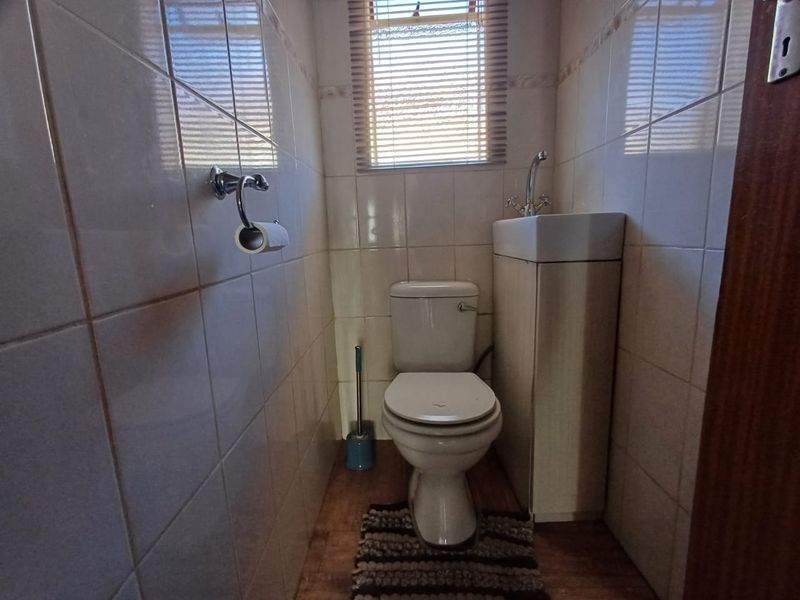 Charming Family Home for Sale in Kanana – Space, Comfort and Convenience Await - Photo 10