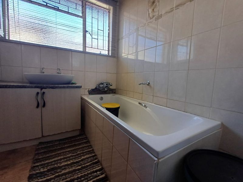 Charming Family Home for Sale in Kanana – Space, Comfort and Convenience Await - Photo 9