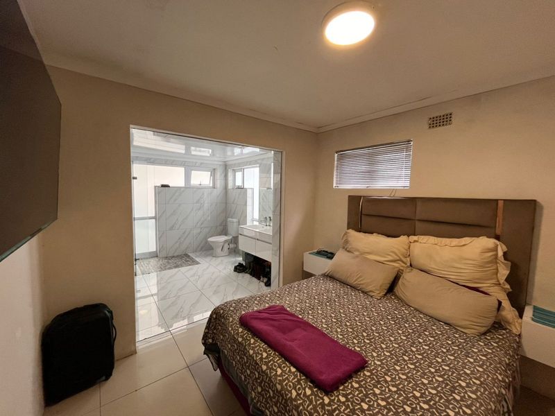 Three bedroom house with granny flat - Photo 9