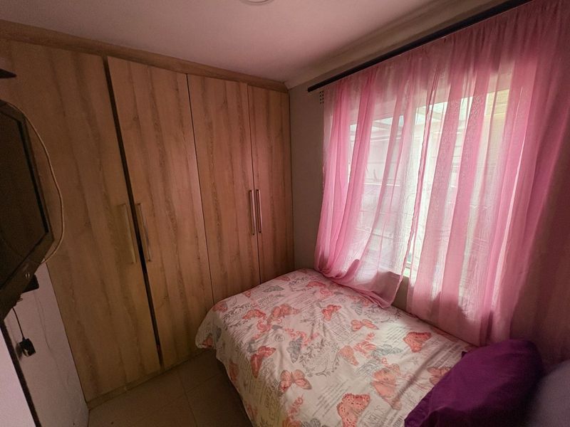 Three bedroom house with granny flat - Photo 8