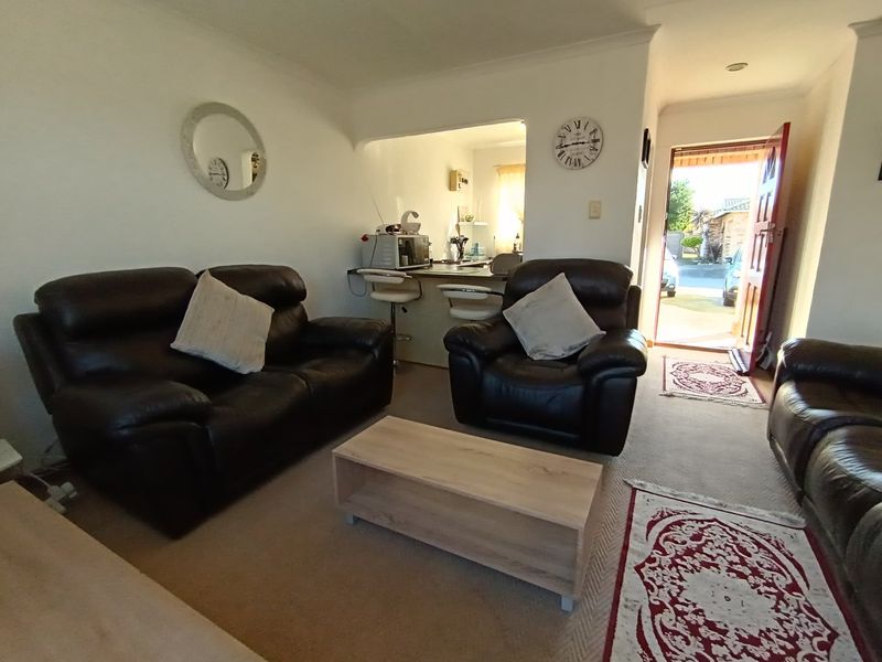 Versailles Court, 46 Verdun Road — Stylish, Secure, and Effortlessly Modern - Photo 6