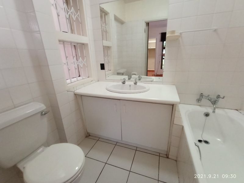 north-facing 2 bedroom garden unit - available 1 September - Photo 10