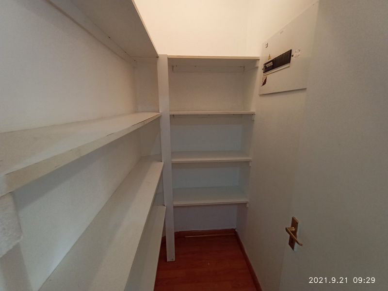 north-facing 2 bedroom garden unit - available 1 September - Photo 7