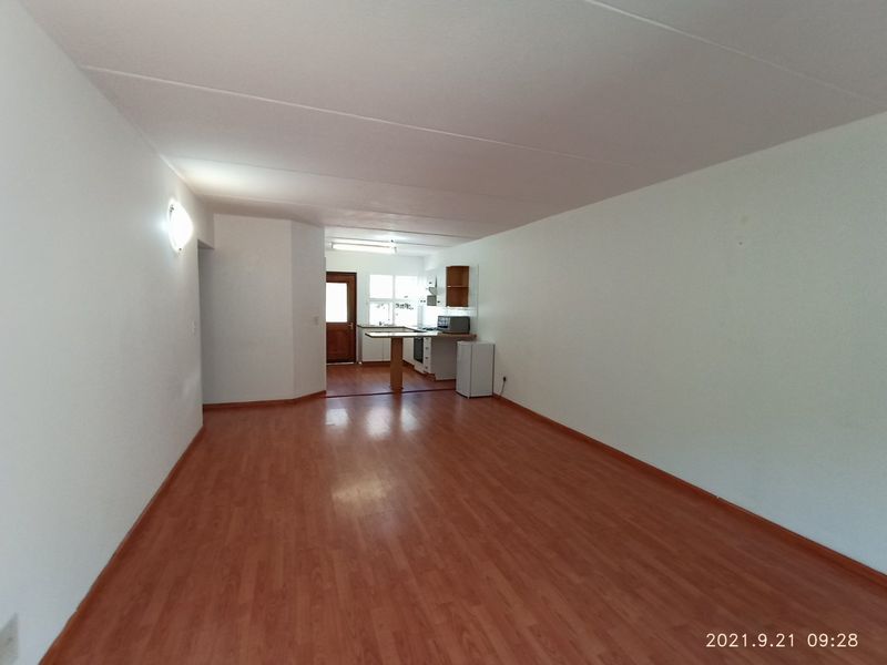 north-facing 2 bedroom garden unit - available 1 September - Photo 5