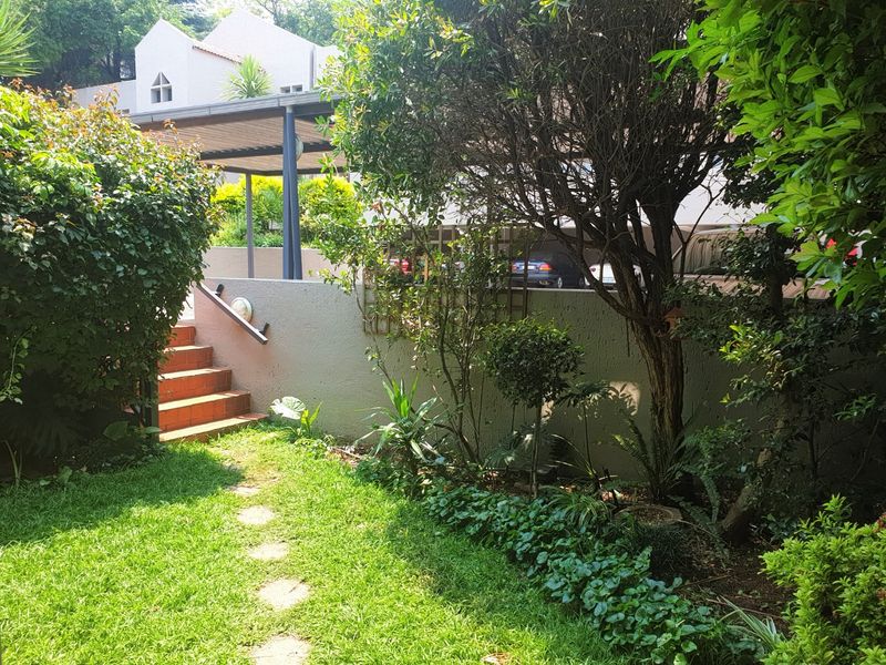north-facing 2 bedroom garden unit - available 1 September - Photo 4