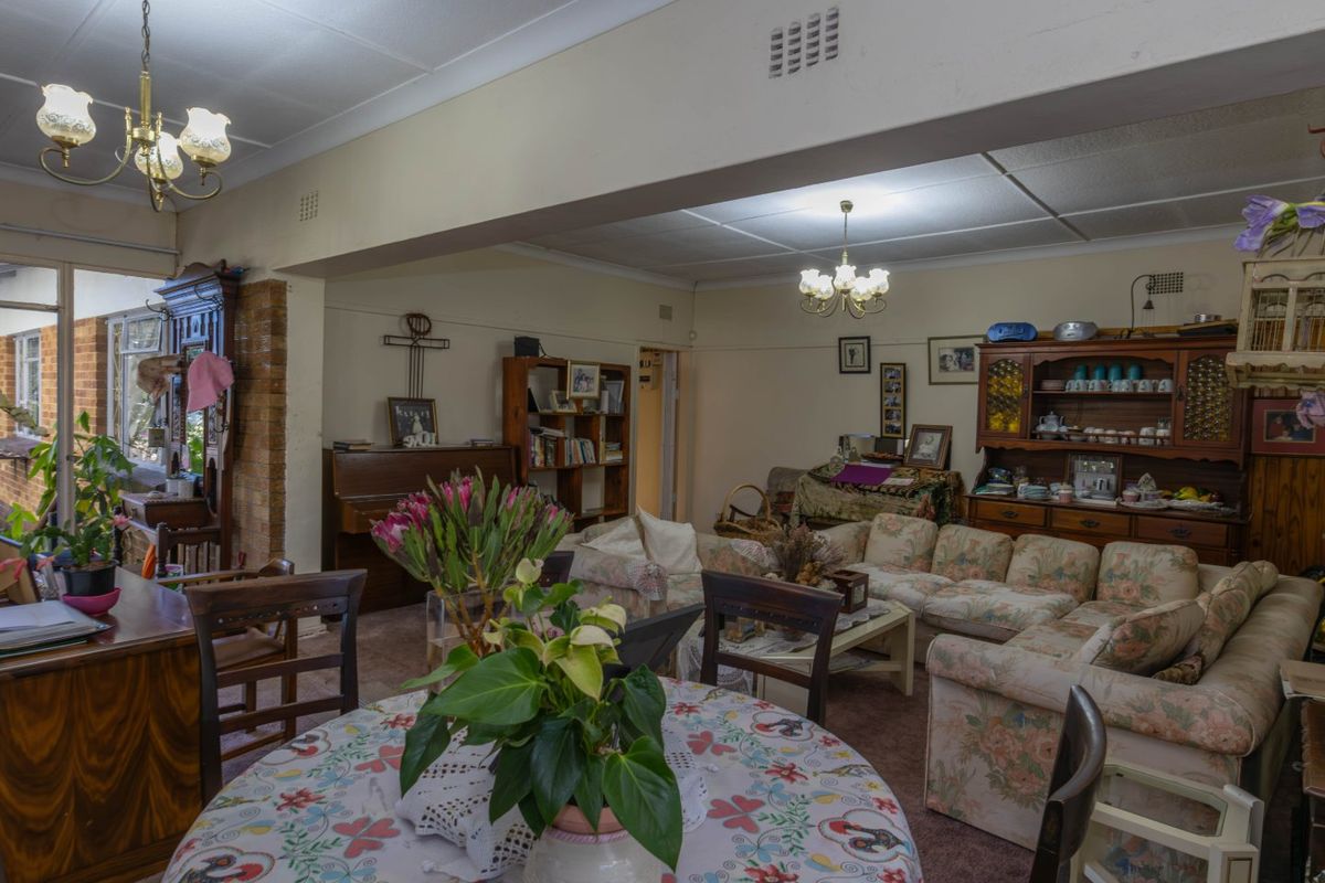 Income Generator with Old-School Charm - Photo 3