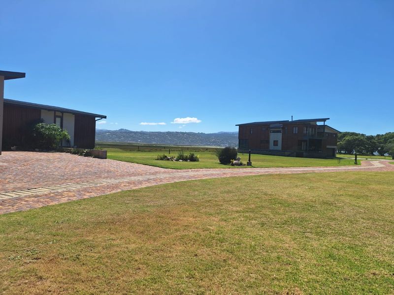 Level sun-drenched stand in Luxury Eco Lifestyle Estate  - Photo 3