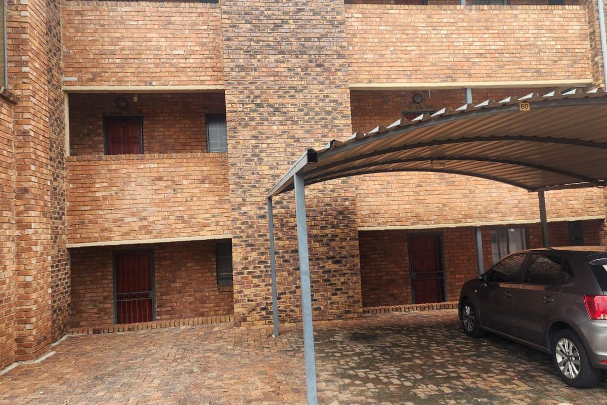 CENTRALLY SITUATED IN GRAND CENTRAL - 2ND FLOOR UNIT UP FOR GRABS - Photo 5